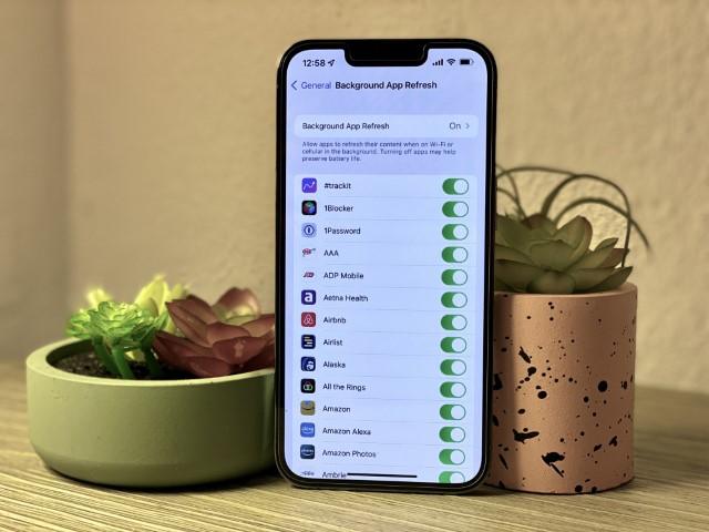 How to Manage App Background Refresh on iPhone 13 Small